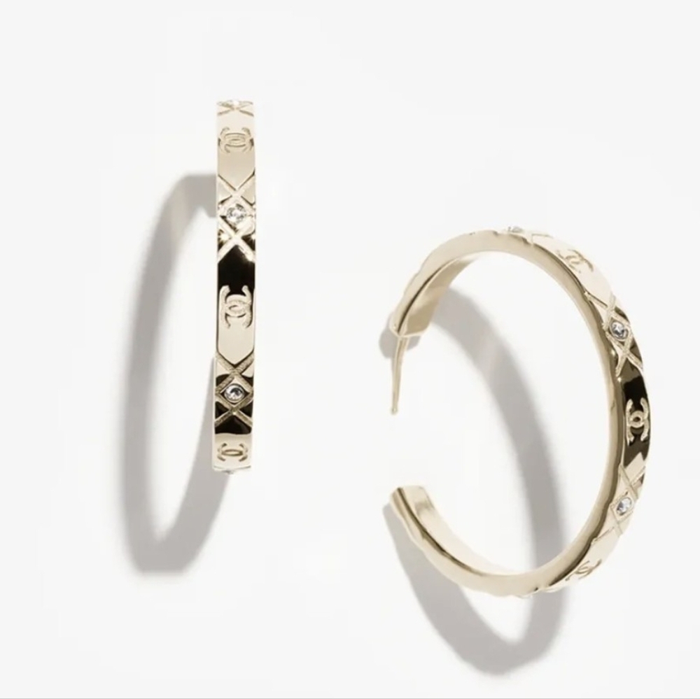 ❄️ AUTHENTIC Chanel CC gold & Crystal Quilted Hoop Earrings! Like New
